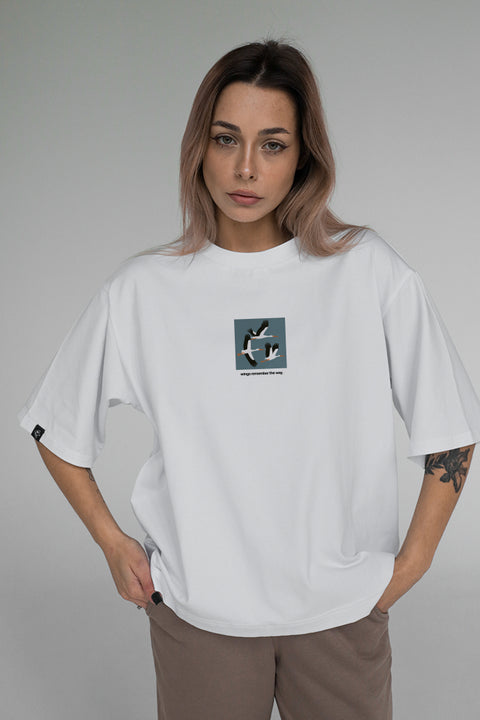 Oversized T-shirt "Wings remember the way"