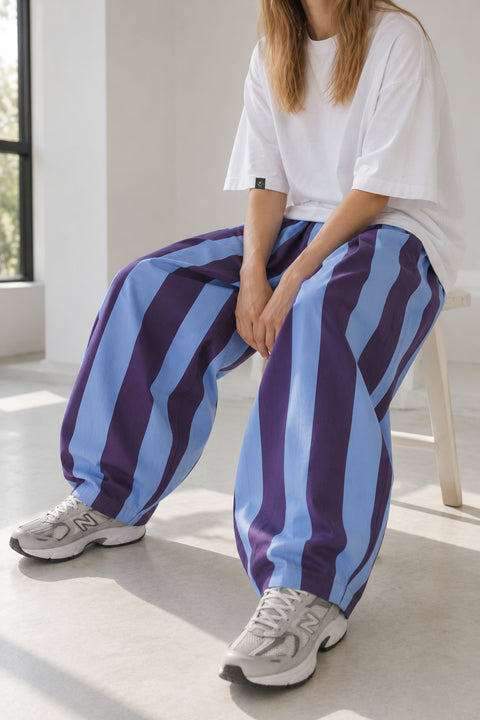Gestreifte Hosen mit weitem Bein LIGHT BLUE/DARK PURPLE