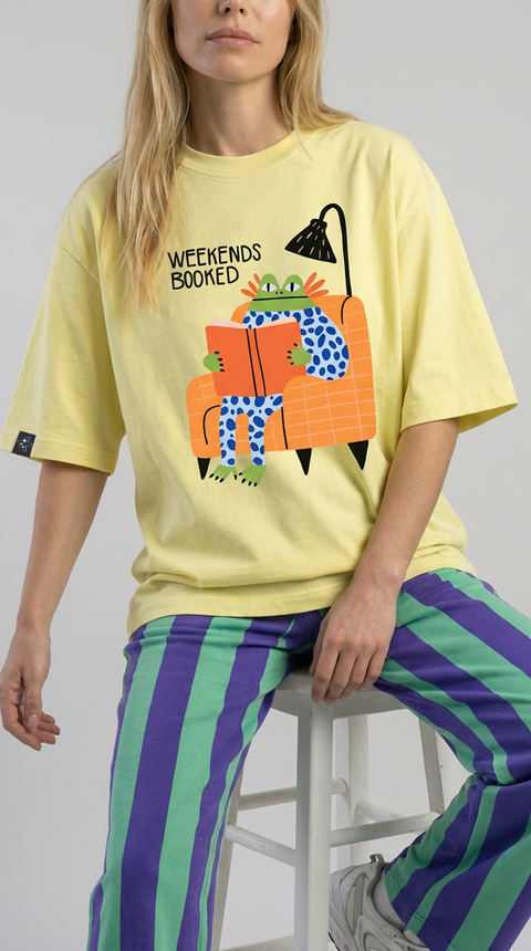 Oversized T-Shirt "Weekends booked"