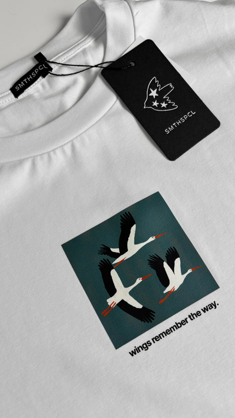 Oversized Long-Sleeve Shirt "Wings remember the way"