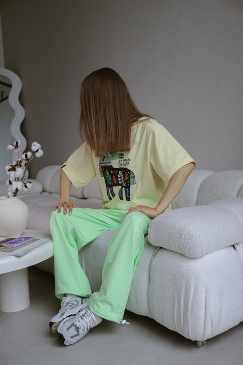 Oversize'owa koszulka "I'm aware I'm rare"