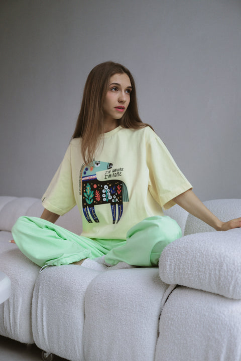 Oversized T-shirt "I'm aware I'm rare"