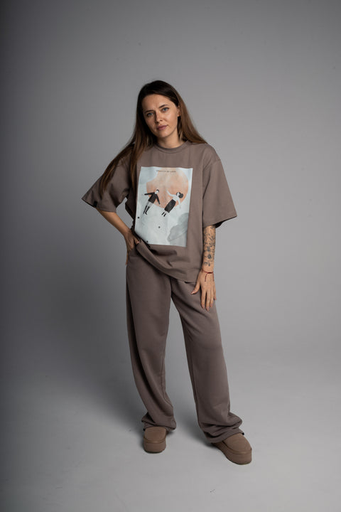 Футболка оверсайз унисекс "Gravity of Love"