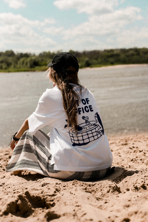 Футболка оверсайз унисекс "Out of office"