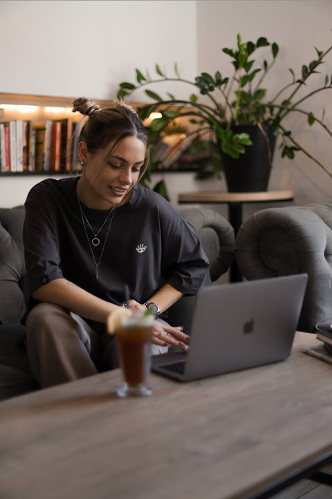 Футболка оверсайз унисекс "What is the best that could happen"