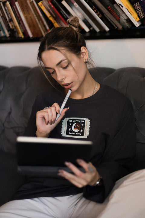 Лонгслив оверсайз "One way ticket to the moon"