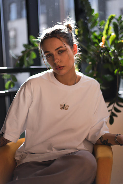 Футболка оверсайз унисекс "Moth"