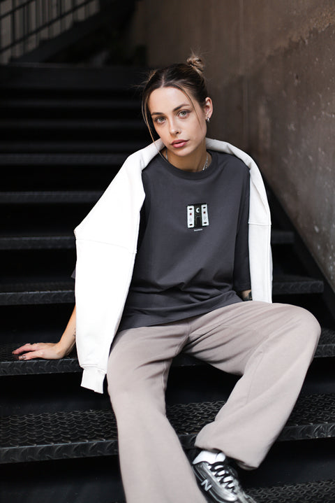 Футболка оверсайз унисекс "The protector"