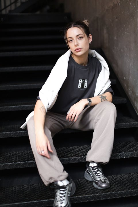 Футболка оверсайз унисекс "The protector"