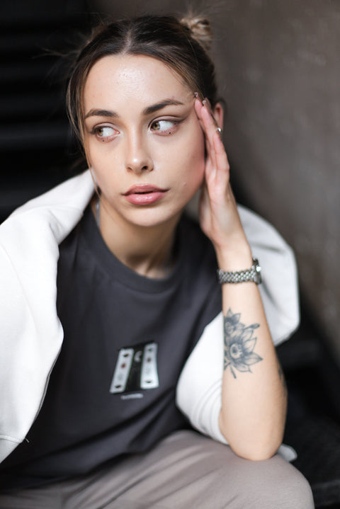 Футболка оверсайз унисекс "The protector"