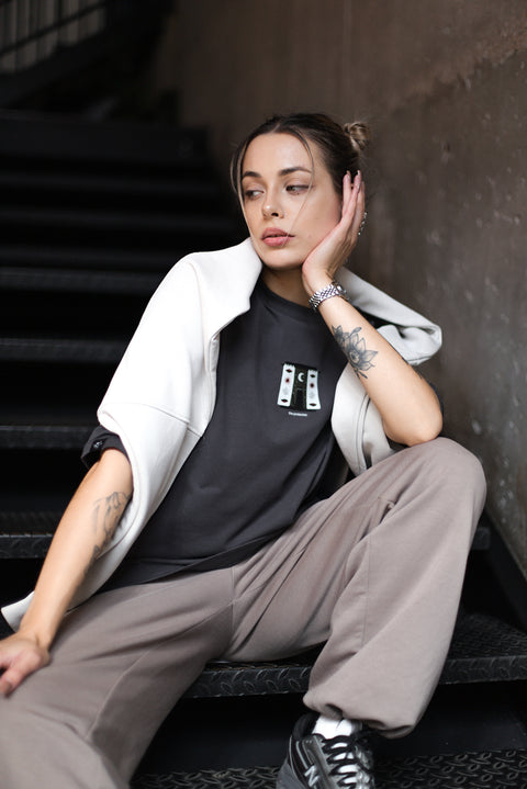 Футболка оверсайз унисекс "The protector"