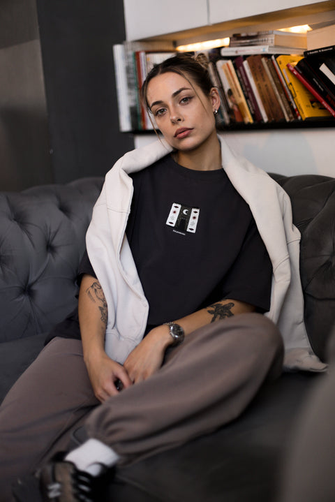 Футболка оверсайз унисекс "The protector"