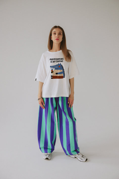 Oversize'owa koszulka "Overthinking is my cardio"