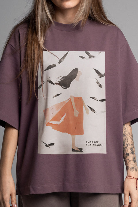 Футболка оверсайз унисекс "Embrace the chaos"