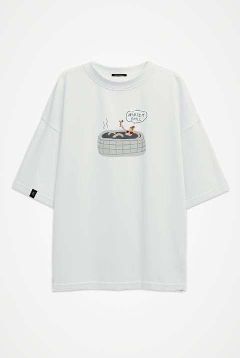 Oversized Unisex T-shirt "Winter chill" (girl)