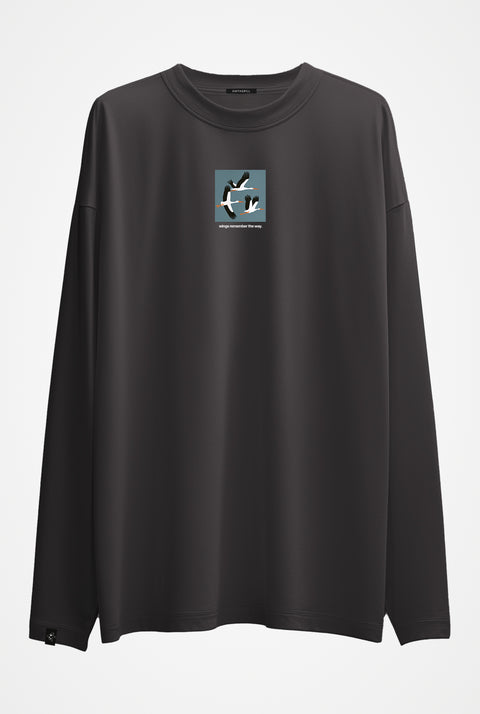 Лонгслив оверсайз "Wings remember the way"