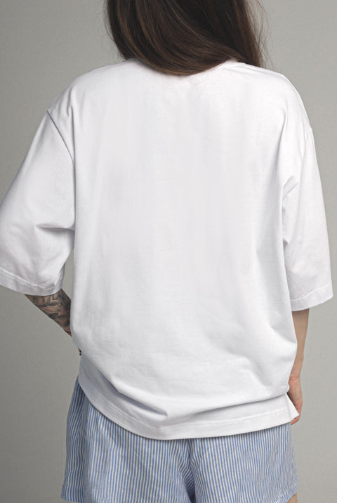 Футболка оверсайз унисекс "Don't believe everything you think"