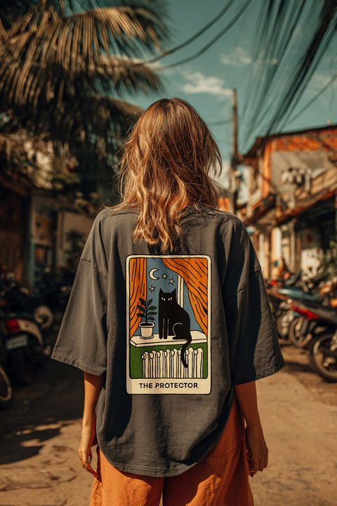 Oversized T-shirt "The Protector"