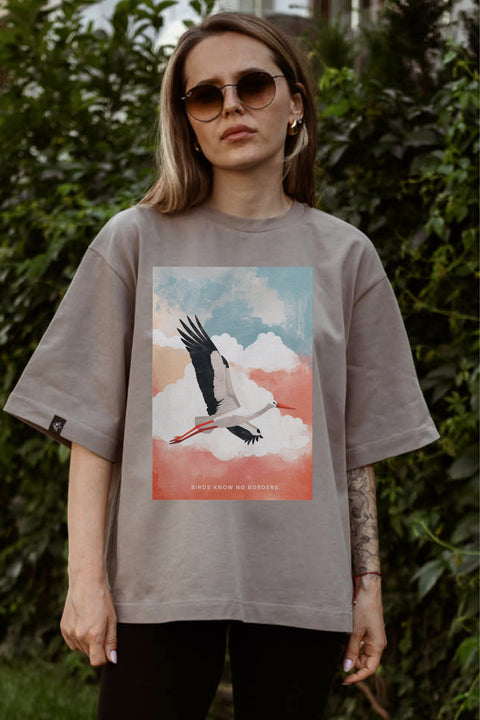 Oversize'owa koszulka "Birds know no borders" 