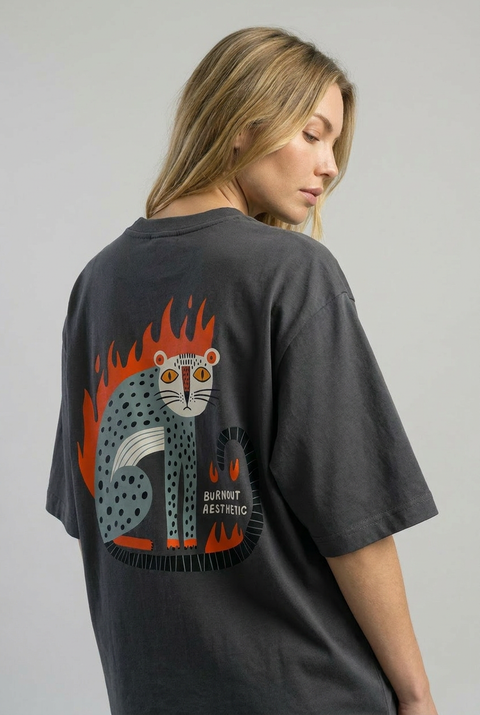Oversize'owa koszulka "Burnout aesthetic"