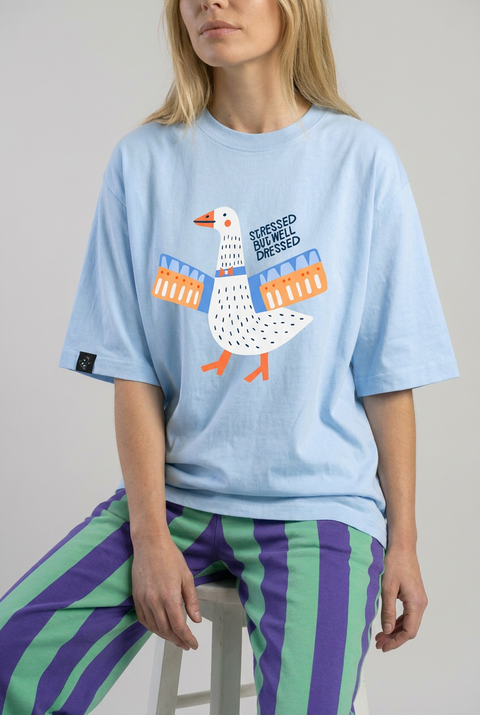 Oversize'owa koszulka "Stressed but well dressed"