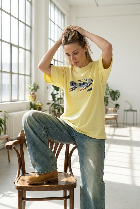 Oversize'owa koszulka "Take it easy"