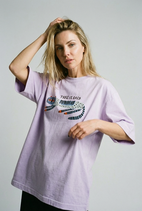 Oversize'owa koszulka "Take it easy"