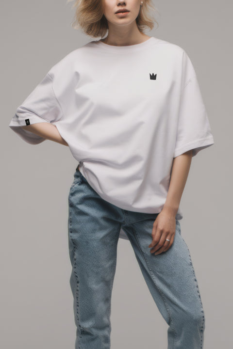 Oversize'owa koszulka "Believe in magic"
