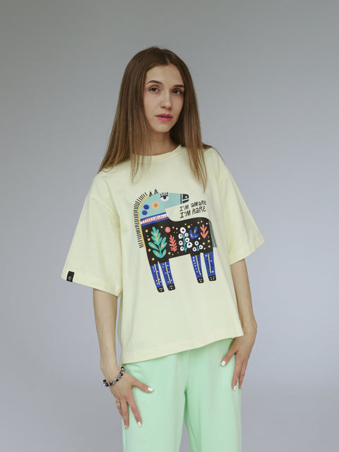 Oversize'owa koszulka "I'm aware I'm rare"