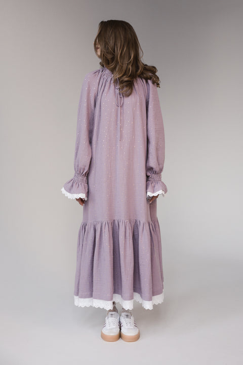 Sukienka Oversize z Podwójnej Gazy Bawełnianej z Angielską Koronką LILAC