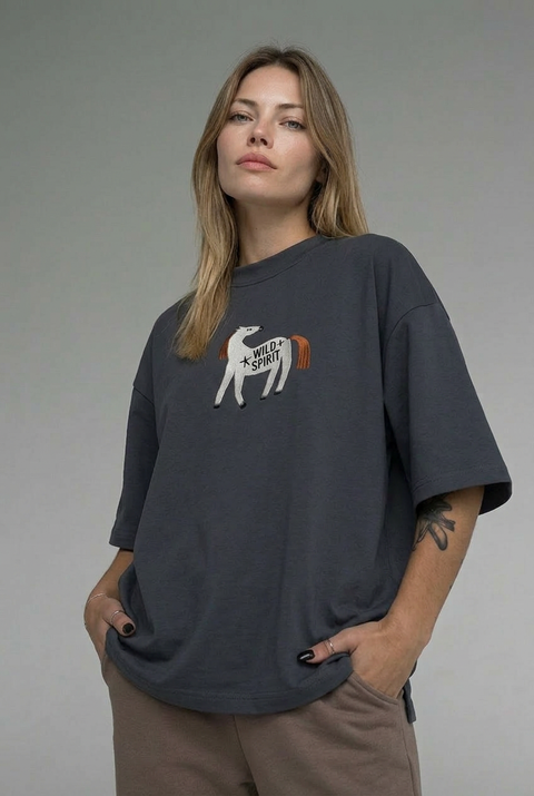 Oversize'owa koszulka "Wild spirit"