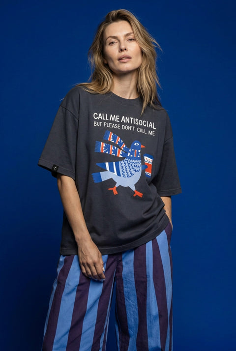 Oversized T-shirt "Antisocial"