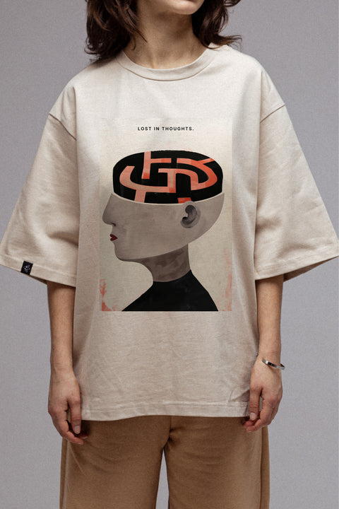 Oversized T-shirt "Lost in Thoughts"