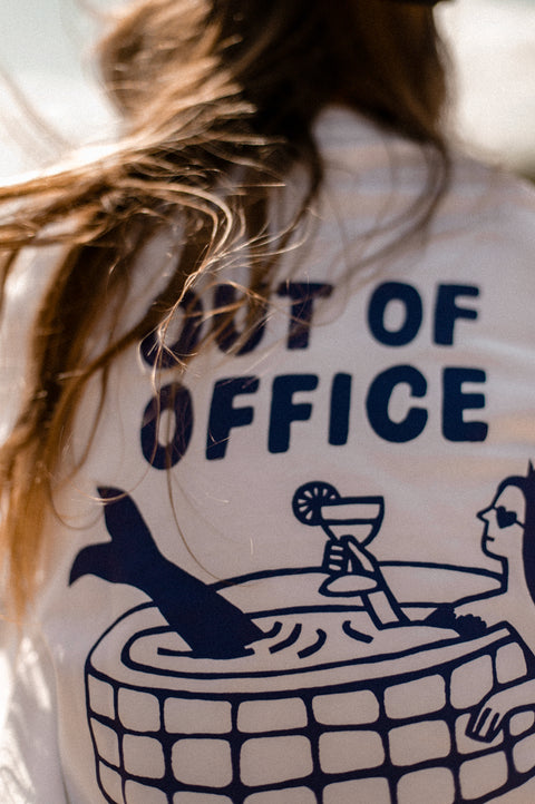 Oversized T-shirt "Out of office"