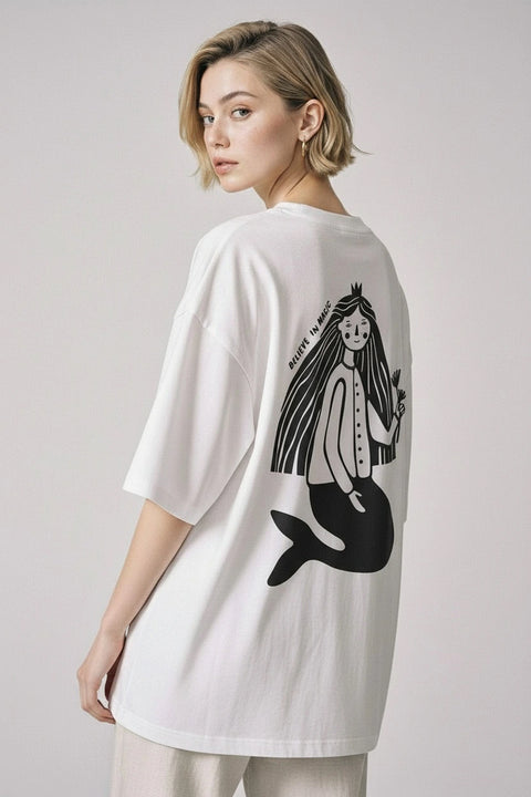 Oversized T-shirt "Believe in magic"