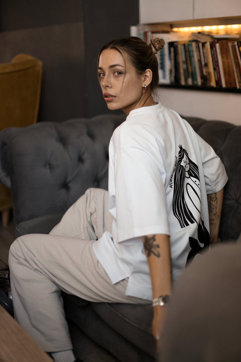 Oversized T-shirt "Believe in magic"