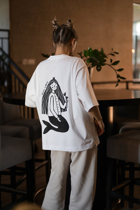 Oversized T-shirt "Believe in magic"