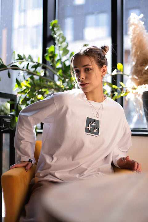 Oversized Long-Sleeve Shirt "Wings remember the way"