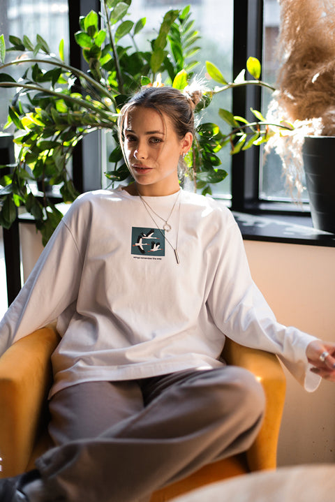 Oversized Long-Sleeve Shirt "Wings remember the way"