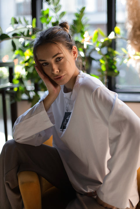 Oversized Long-Sleeve Shirt "Wings remember the way"