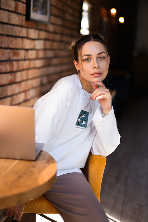 Oversized Long-Sleeve Shirt "Wings remember the way"
