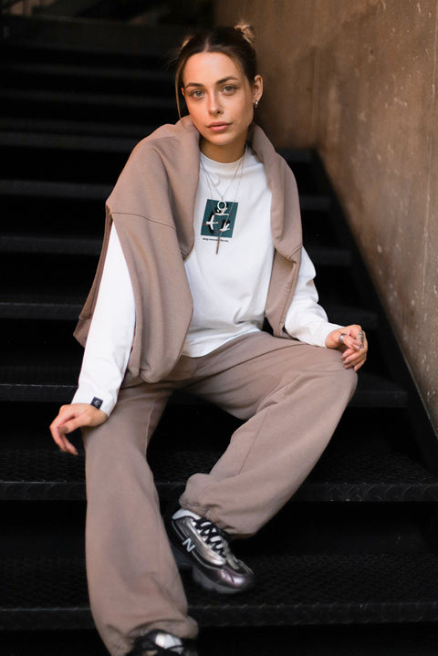 Oversized Long-Sleeve Shirt "Wings remember the way"