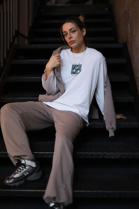 Oversized Long-Sleeve Shirt "Wings remember the way"