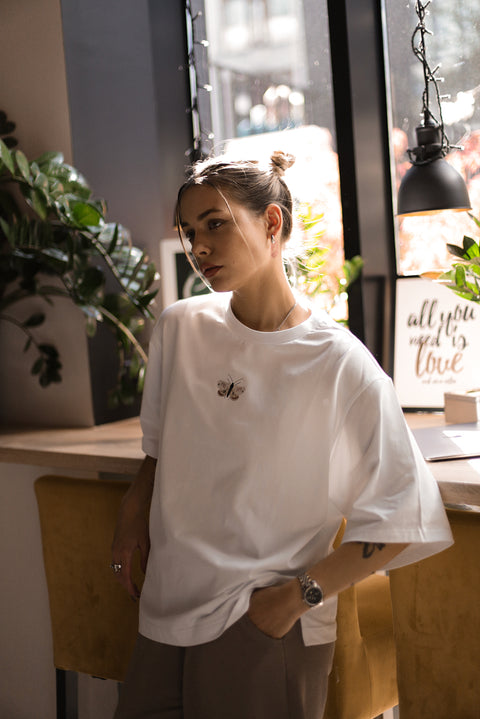 Oversized T-shirt "Moth"