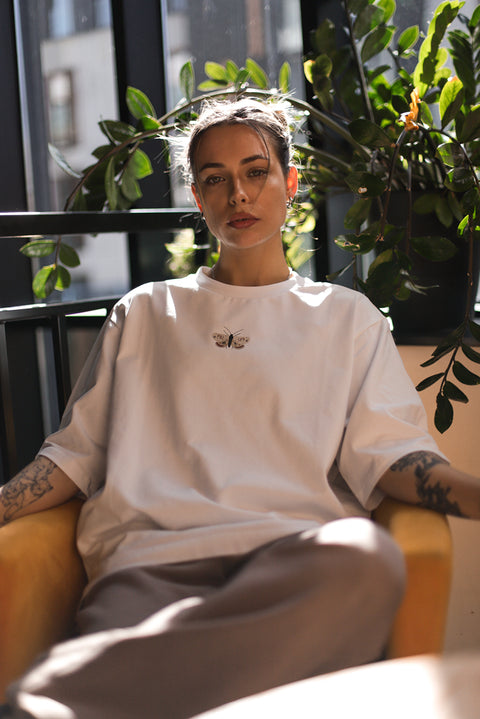 Oversized T-shirt "Moth"