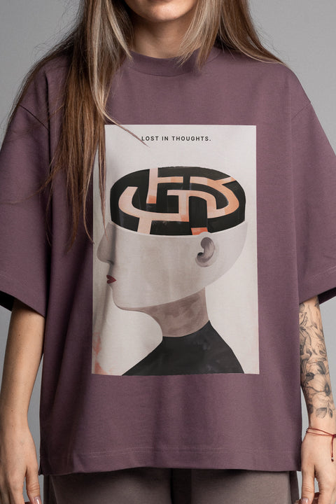 Oversized T-shirt "Lost in Thoughts"