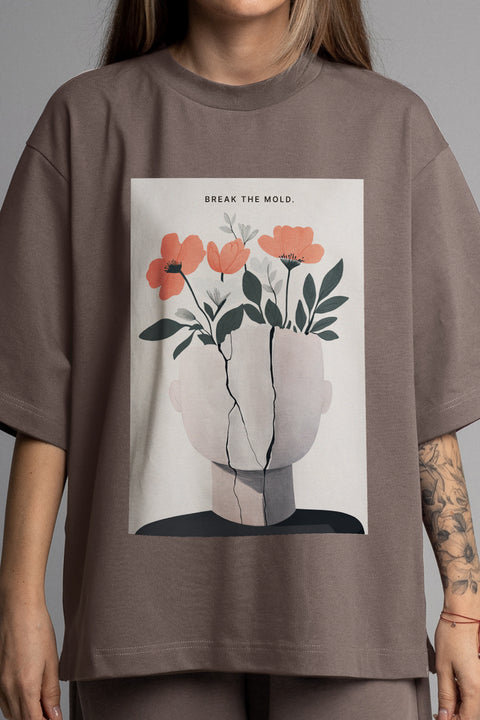 Oversized T-shirt "Break the Mold"