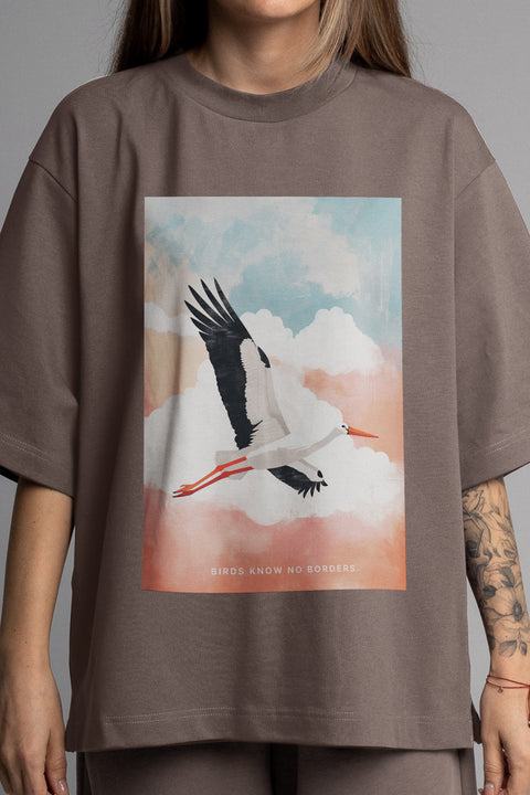 Oversized T-shirt "Birds know no borders"