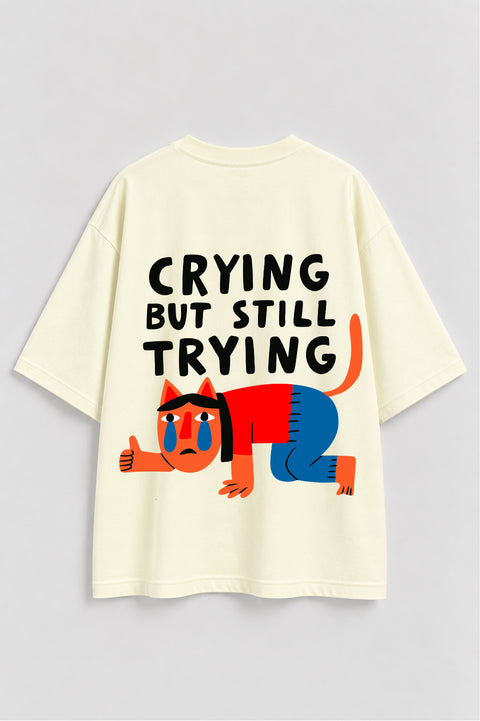 Oversize'owa koszulka "Crying but still trying"