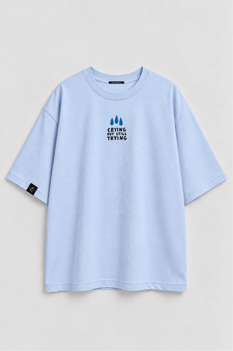 Oversize'owa koszulka "Crying but still trying"